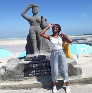 Meet your Posher, Rakiye